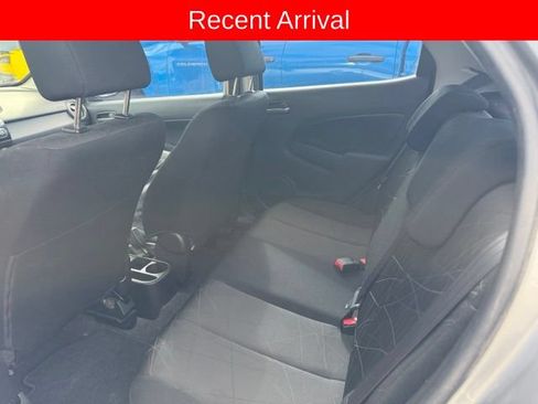 Used 2014 MAZDA MAZDA2 Sport FWD image 7