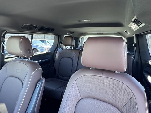 New 2025 Volkswagen ID. Buzz Pro S image 19