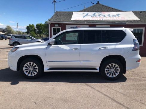 Used 2017 Lexus GX 460 Premium w/ Premium Package AWD/4WD image 2