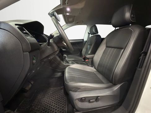 Used 2022 Volkswagen Tiguan SE image 12