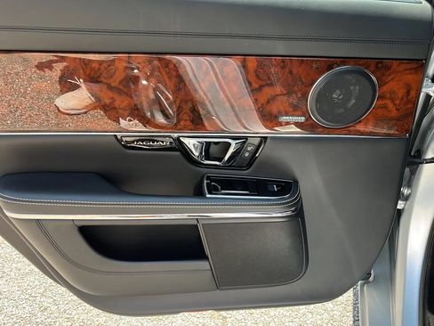 Used 2019 Jaguar XJ AWD image 20