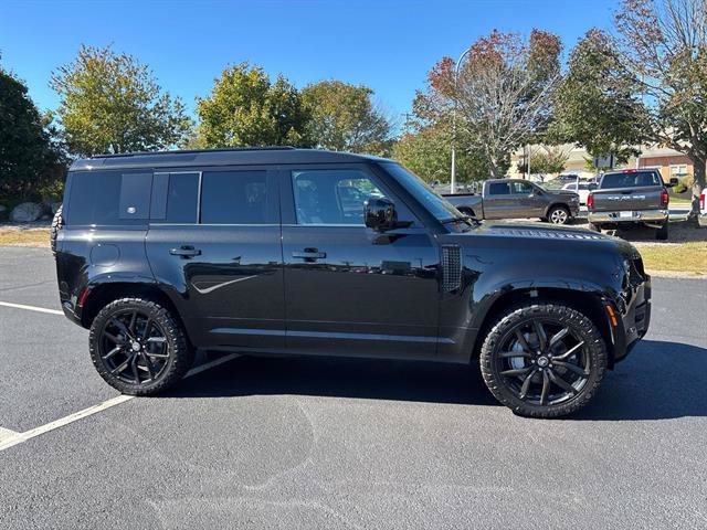 Used 2023 Land Rover Defender 110 X-Dynamic SE AWD/4WD image 2