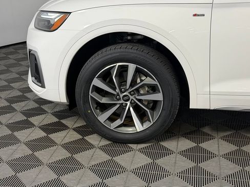 Used 2023 Audi Q5 2.0T Premium Plus w/ Premium Plus Package AWD/4WD image 12