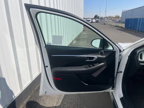 Used 2022 Hyundai Sonata SEL w/ Preferred Accessory Package image 11