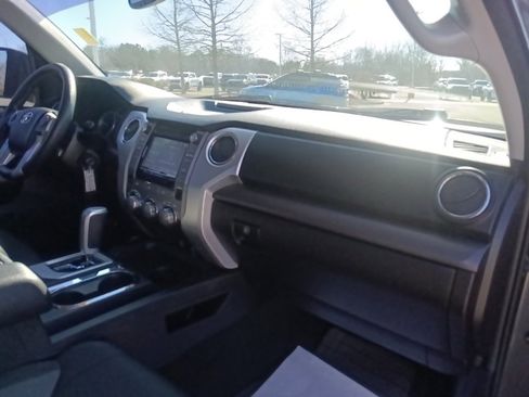 Used 2016 Toyota Tundra SR5 image 31