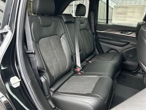 New 2026 Jeep Grand Cherokee Altitude image 36