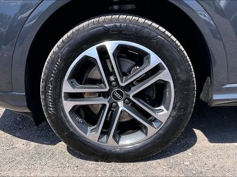 Certified 2025 Audi Q5 Premium Plus w/ Premium Plus AWD/4WD image 9
