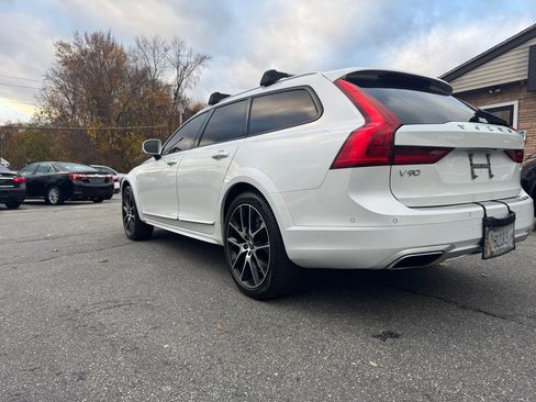 Used 2018 Volvo V90 T6 Cross Country w/ Convenience Package image 14