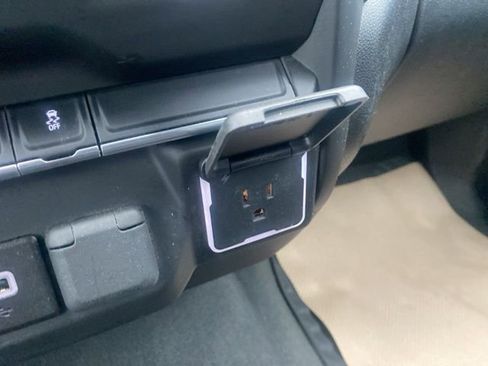 Used 2024 Chevrolet Silverado 1500 Custom image 15