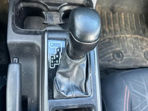 Used 2019 Toyota Tacoma TRD Off-Road AWD/4WD image 26