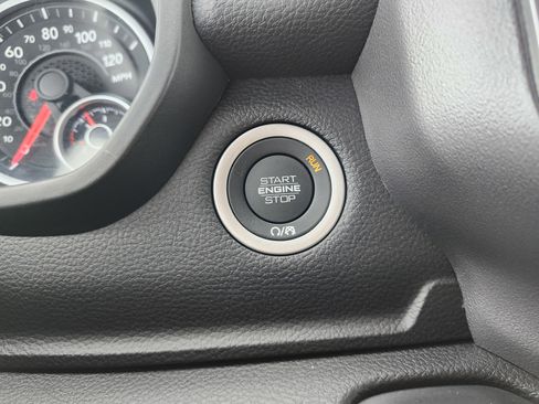 Used 2025 RAM 1500 Big Horn AWD/4WD image 9