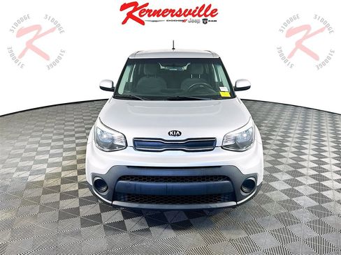 Used 2019 Kia Soul w/ Convenience Package image 2