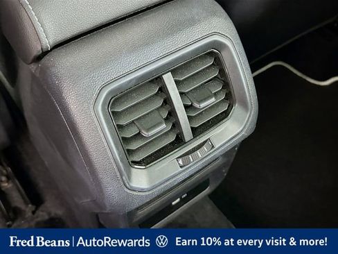 Used 2023 Volkswagen Taos SE w/ Panoramic Sunroof Package AWD/4WD image 31