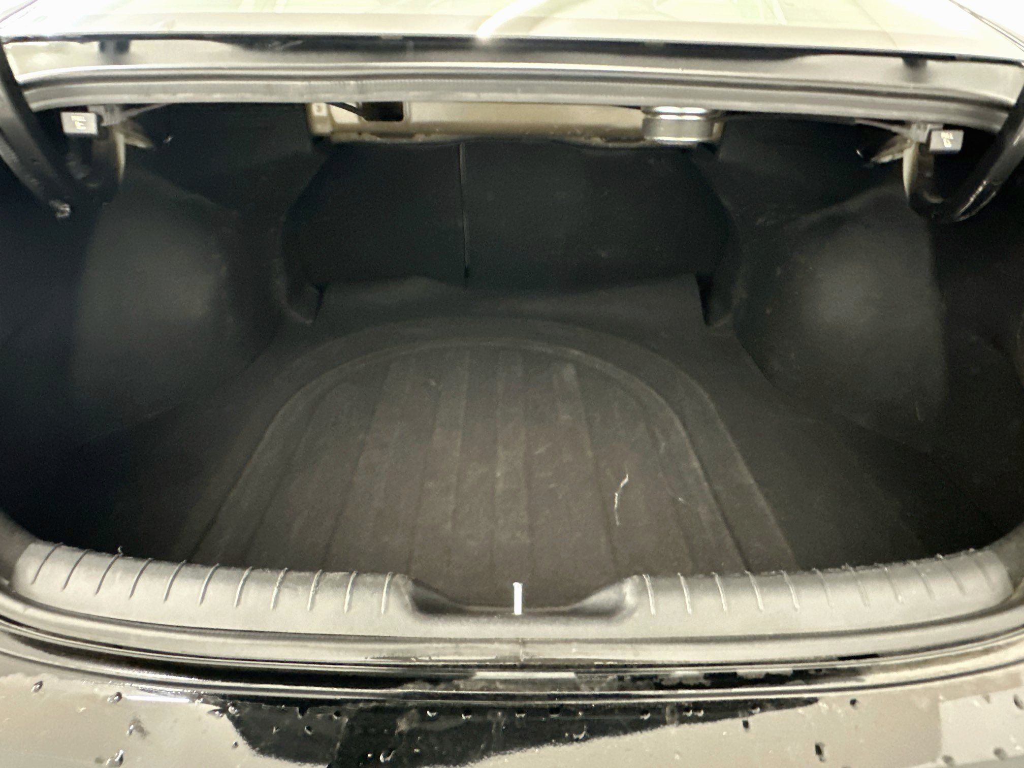 Used 2025 Hyundai Elantra Limited FWD image 29
