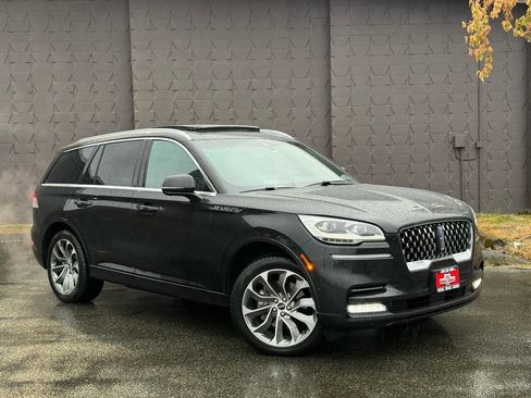 Used 2022 Lincoln Aviator Grand Touring w/ Equipment Group 301A AWD/4WD image 3