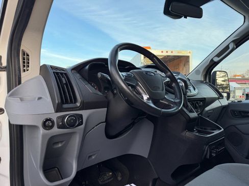 Used 2015 Ford Transit 150 XLT image 14
