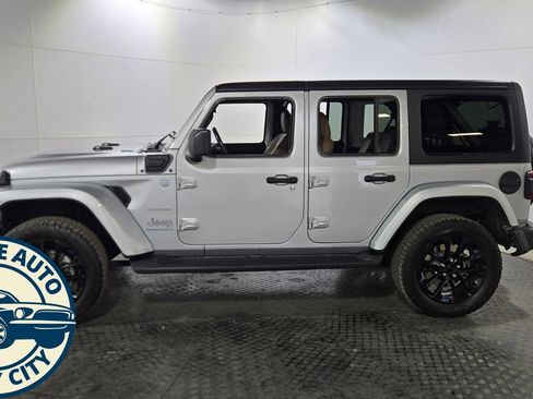 Used 2023 Jeep Wrangler Unlimited Sahara w/ Cold Weather Group AWD/4WD image 4
