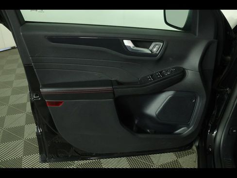 Used 2025 Ford Escape ST-Line FWD image 19