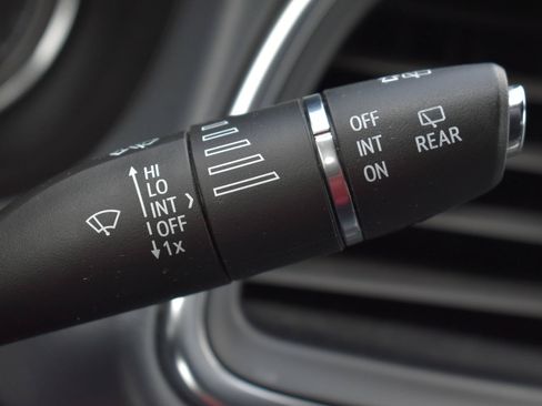 Used 2023 Buick Enclave Essence w/ LPO, Touring Package FWD image 24