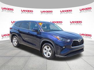 Used 2023 Toyota Highlander LE AWD/4WD video 1