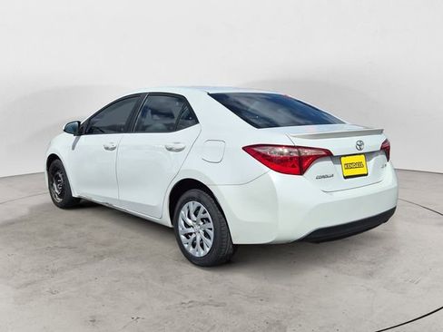 Used 2017 Toyota Corolla LE w/ Carpet Mat Package (TMS) FWD image 4