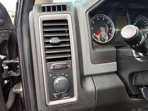 Used 2014 RAM 1500 4x4 Crew Cab w/ Protection Group image 11