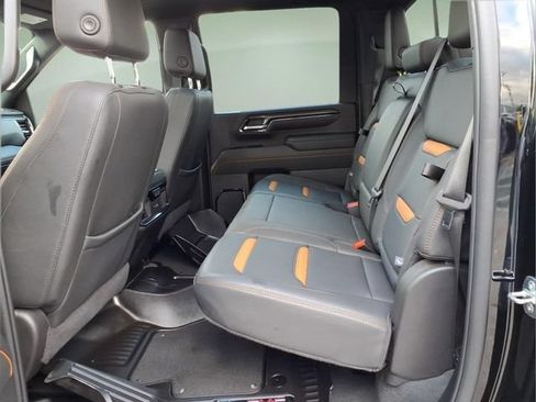 Used 2024 GMC Sierra 2500 AT4 w/ AT4 Premium Plus Package AWD/4WD image 13
