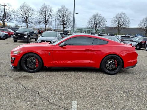 Used 2021 Ford Mustang Shelby GT500 w/ Technology Package RWD image 2