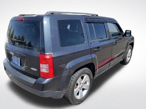 Used 2015 Jeep Patriot Latitude FWD image 3