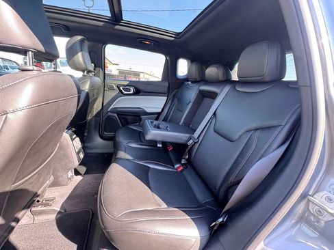 Used 2023 Jeep Compass Limited w/ Sun and Sound Group AWD/4WD image 15