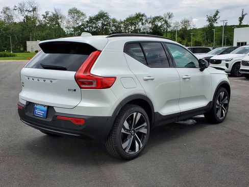 New 2026 Volvo XC40 B5 Ultra w/ Protection Package Premier image 24