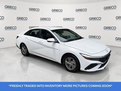 Used 2024 Hyundai Elantra SE