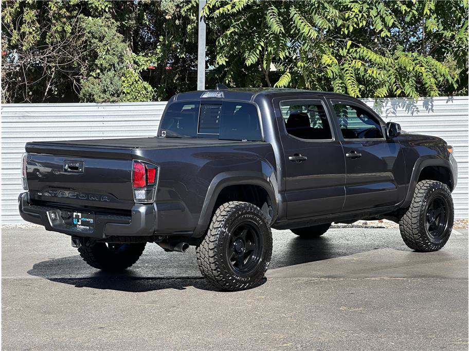 Used 2022 Toyota Tacoma TRD Sport w/ TRD Premium Sport Package AWD/4WD image 12