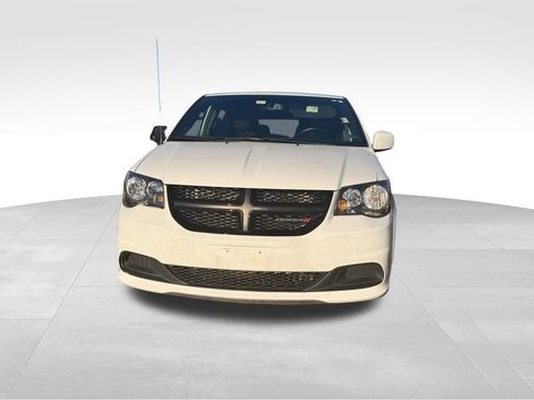 Used 2016 Dodge Grand Caravan SE image 14
