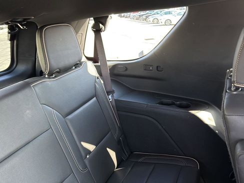 Used 2022 GMC Yukon SLT image 39