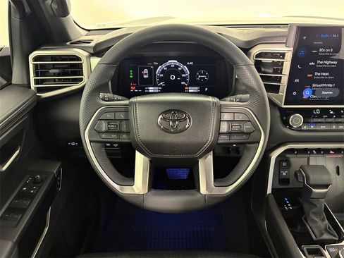 Used 2025 Toyota Tundra Limited image 17