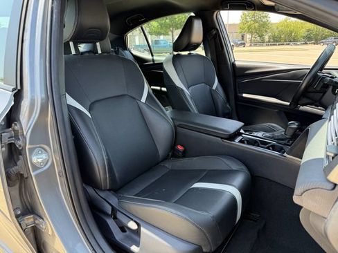 Used 2025 Toyota Camry SE FWD image 25