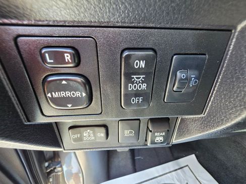 Used 2021 Toyota Tundra SR5 w/ SR5 Leather Package RWD image 17