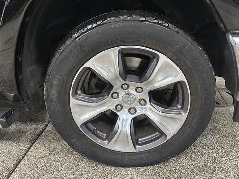 Used 2019 RAM 1500 Laramie image 9