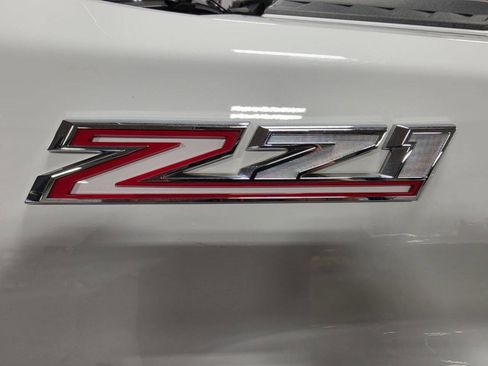 Used 2023 Chevrolet Silverado 2500 LT w/ Convenience Package AWD/4WD image 11