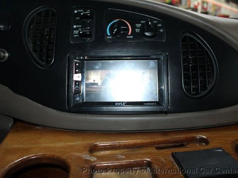 Used 2000 Ford E-150 and Econoline 150 E-150 Recreational image 14