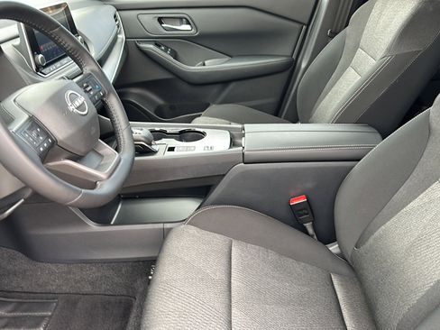 Certified 2025 Nissan Rogue SV image 13