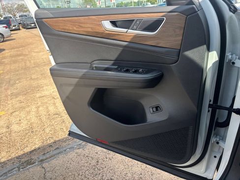 Used 2026 Volkswagen Atlas SE FWD image 18