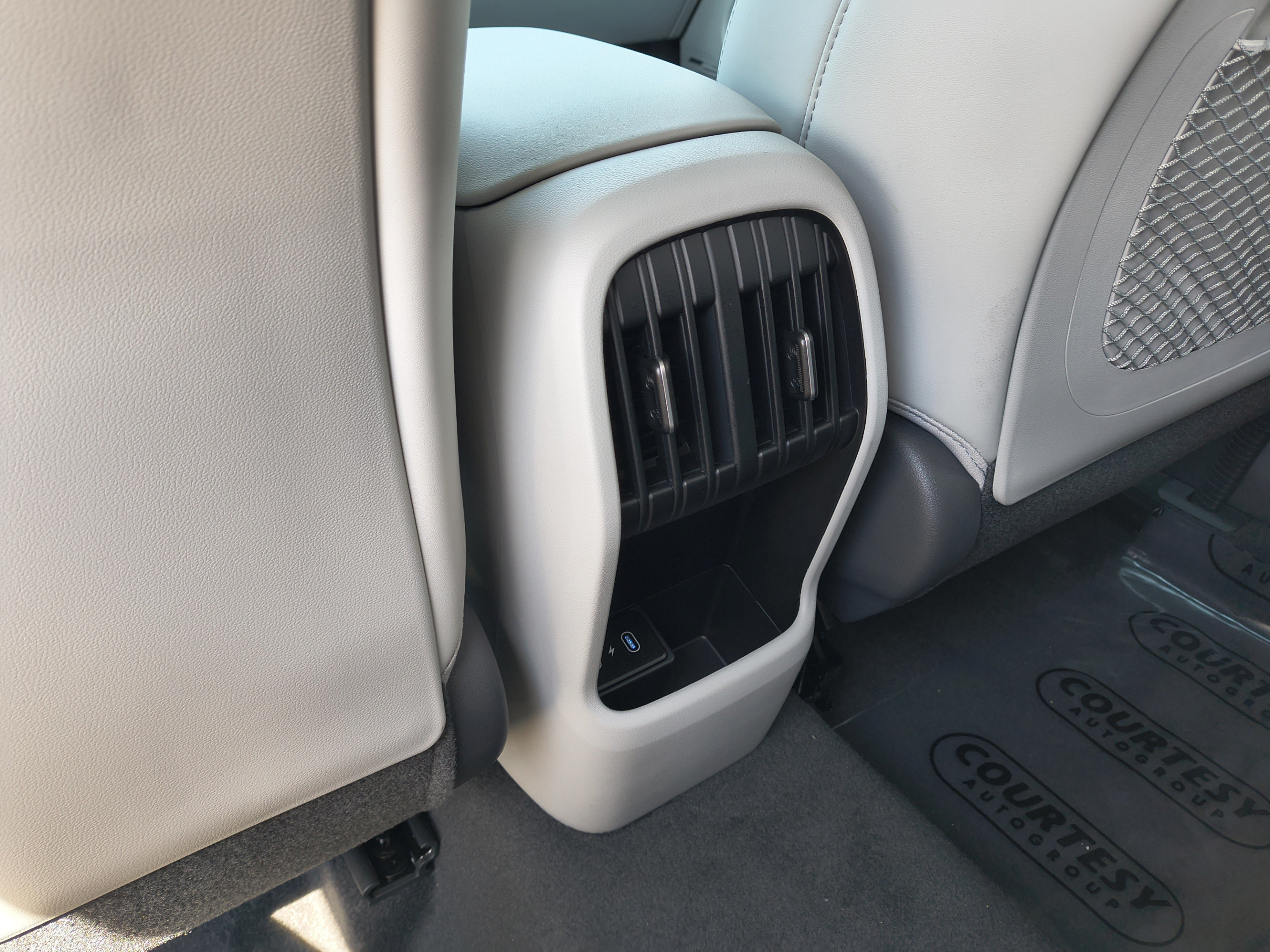 Certified 2026 Hyundai Kona Limited FWD image 17