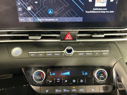 Used 2023 Hyundai Elantra SEL w/ Convenience Package FWD image 14