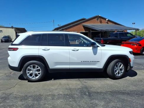 Used 2023 Jeep Grand Cherokee Limited AWD/4WD image 11