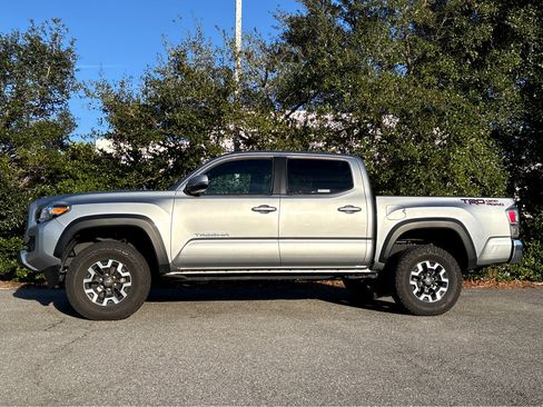 Used 2023 Toyota Tacoma TRD Off-Road image 25