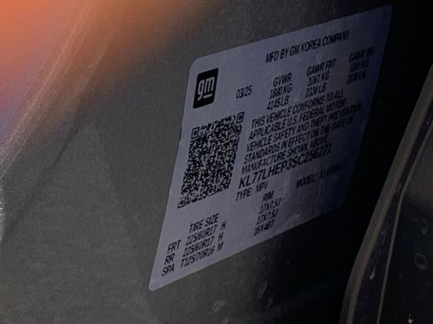 Used 2025 Chevrolet Trax LT w/ LT Convenience Package image 10