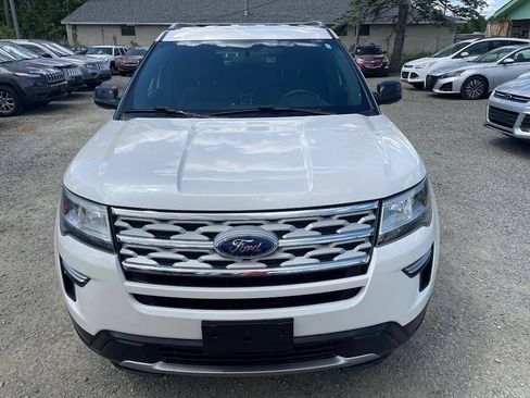 Used 2019 Ford Explorer XLT AWD/4WD image 2