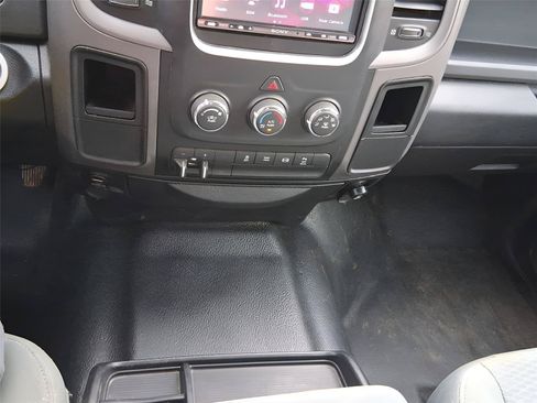 Used 2017 RAM 2500 Tradesman w/ Chrome Appearance Group RWD image 21